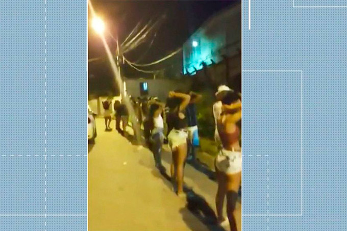 Durante pandemia da Covid-19, polícia flagra festa com mais de 100 pessoas em Lauro de Freitas