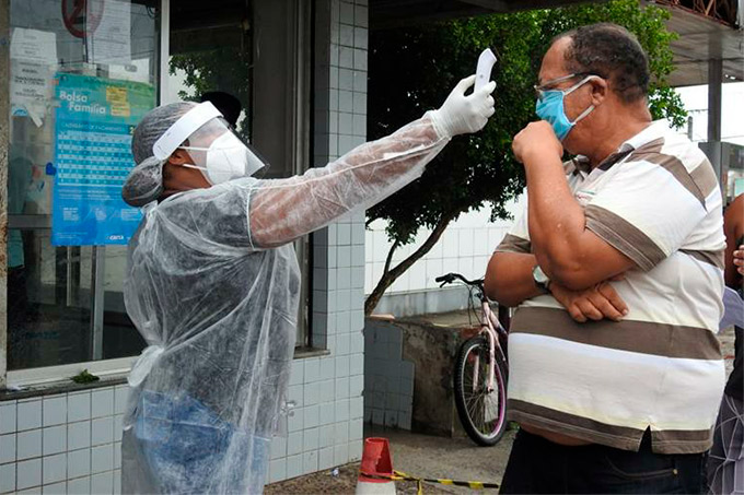 Fiscais abordam mais de mil pessoas em barreiras sanitárias