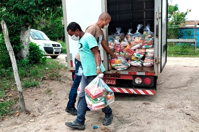 Prefeitura de Dias d’Ávila inicia entrega da segunda remessa de cestas básicas 