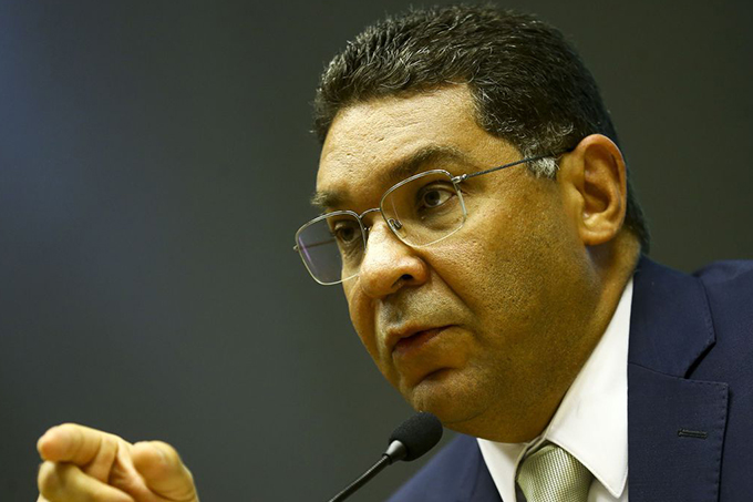 Auxílio emergencial é caro para se tornar permanente, diz Mansueto
