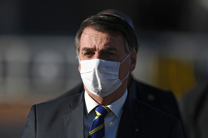 'Nenhum ministro saiu por corrupção', diz Bolsonaro a apoiadores