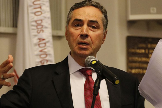 Eleição municipal pode ser dividida em 2 dias, diz ministro do TSE