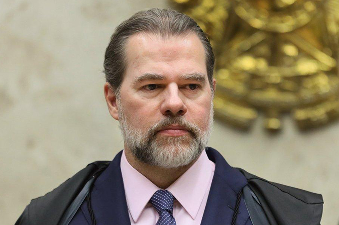 Exame de Toffoli dá negativo para covid-19, mas ele segue internado