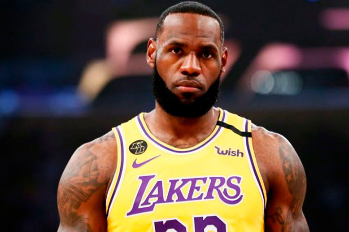 LeBron James protesta contra morte de homem negro por policiais