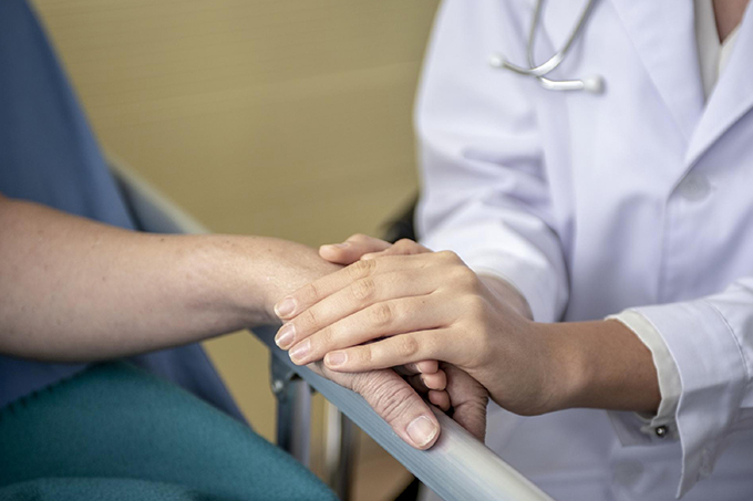 Planos de saúde pressionam médicos para usarem cloroquina contra covid-19