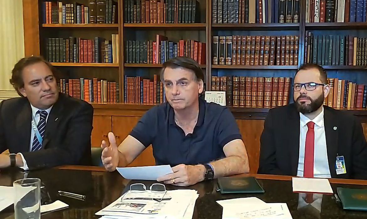 Bolsonaro diz que auxílio emergencial deverá ter quarta parcela 