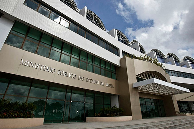 MP pede na Justiça que 15 faculdades de Salvador reduzam mensalidades em 30%