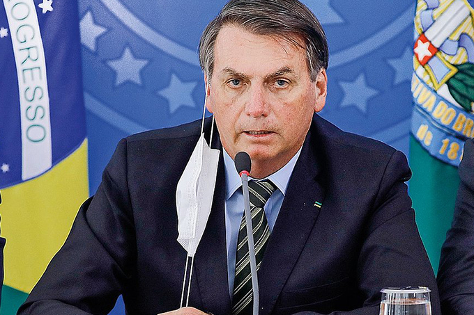 Bolsonaro admite que está entregando cargos ao centrão: 'Prestigiados'