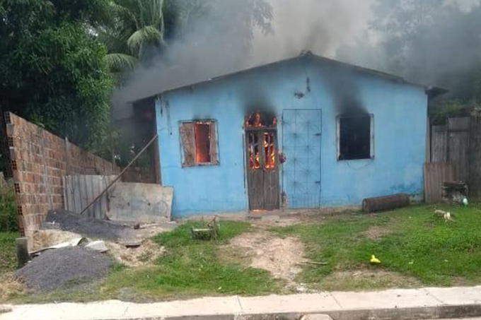 Homem é suspeito de atear fogo na casa de ex-mulher no Bom Jesus