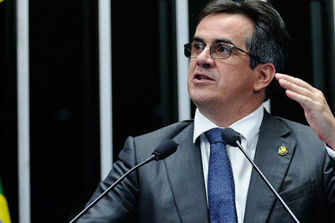 Bolsonaro nomeia chefe de gabinete de Ciro Nogueira para a presidência do FNDE