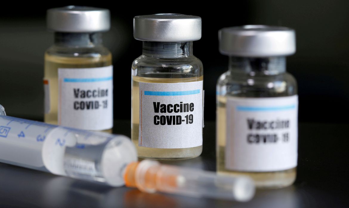 Brasil ingressa em consórcio global para produzir vacina