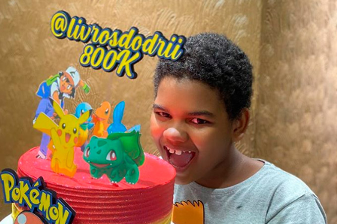 Vítima de racismo, baiano de 12 anos ganha livros e telefonema do presidente da ABL