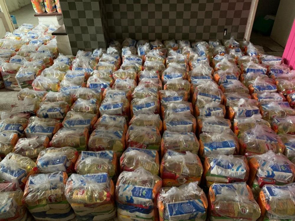Prefeitura de Dias d’Ávila continua a entrega de cestas básicas no município