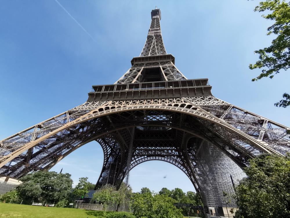 Fechada desde março, Torre Eiffel reabre em 25 de junho na França