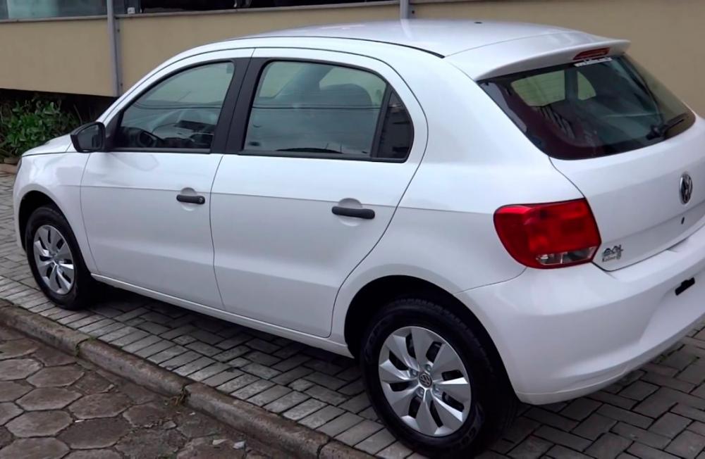 Carro é tomado de assalto no centro de Mata de São João 
