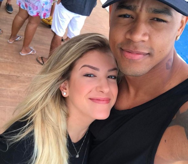 Léo e Lore publicam vídeo juntos e levam fãs à loucura: 'Meu casal tá vivo'
