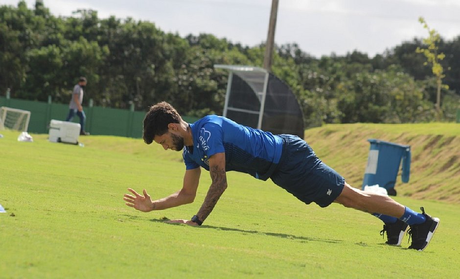 Com treinos no campo, Bahia retoma as atividades após três meses