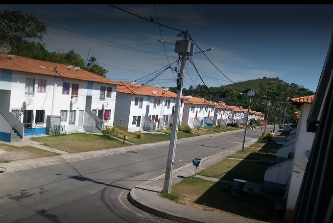 Criminosos invadem apartamento e roubam celular no Santa Rita