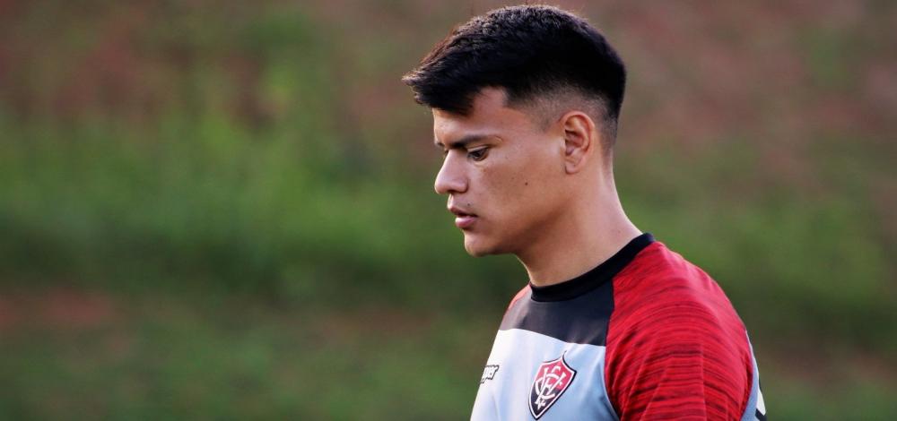 Fifa notifica Vitória e dá prazo para rubro-negro pagar dívida com Walter Bou 