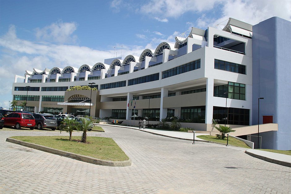 MP aciona mais seis faculdades de Salvador para que reduzam em 30% as mensalidades