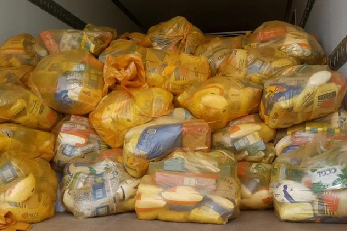 Prefeito garante mais um mês do kit alimentação para os alunos de Mata de São João