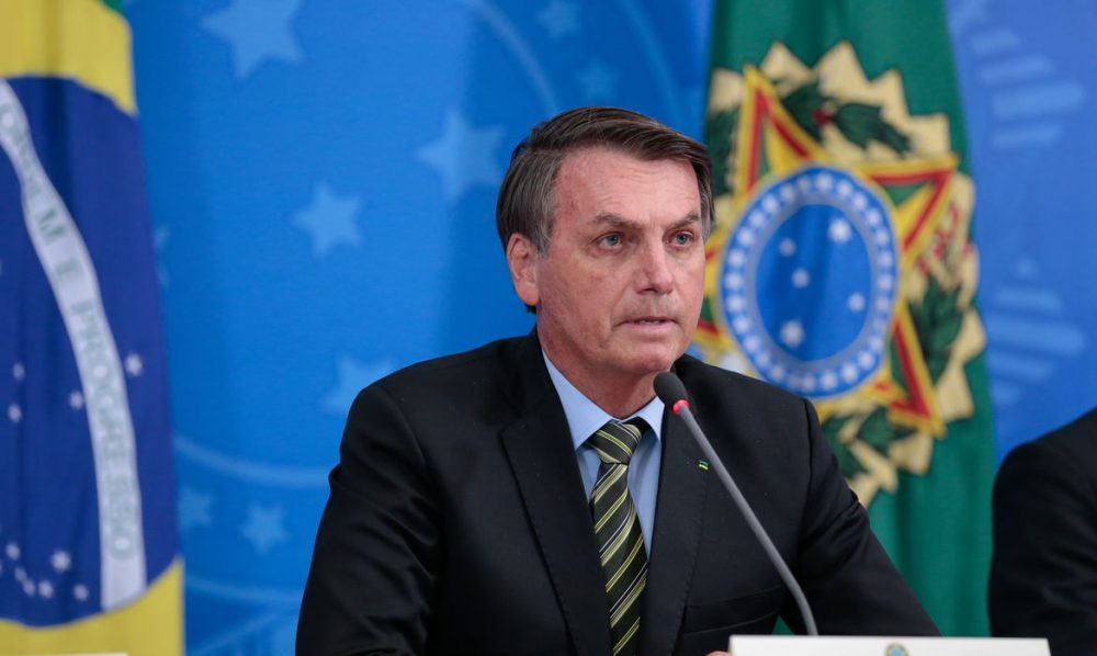 Bolsonaro sanciona lei para auxílio de R$ 600 para artistas informais, diz Planalto