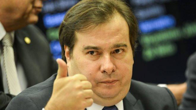 Maia diz que PEC que adia eleições deve ser votada nesta quarta na Câmara