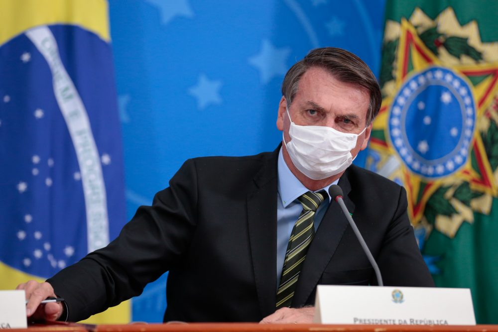 Bolsonaro sanciona, com veto, suspensão de pagamento do Fies em 2020