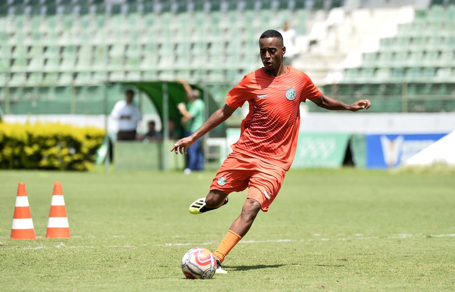 Vitória contrata ex-atacante do Guarani de 21 anos