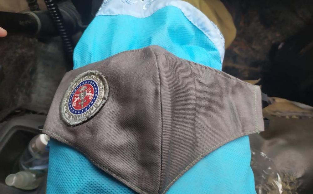 Moradora de Camaçari confecciona máscaras para PMs
