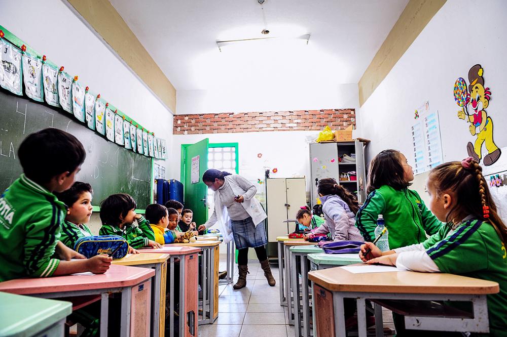 Volta às aulas coloca em risco 9,3 milhões de adultos e idosos, diz Fiocruz