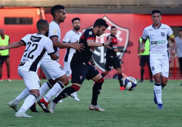 Vitória perde para o Ceará e está eliminado da Copa do Nordeste