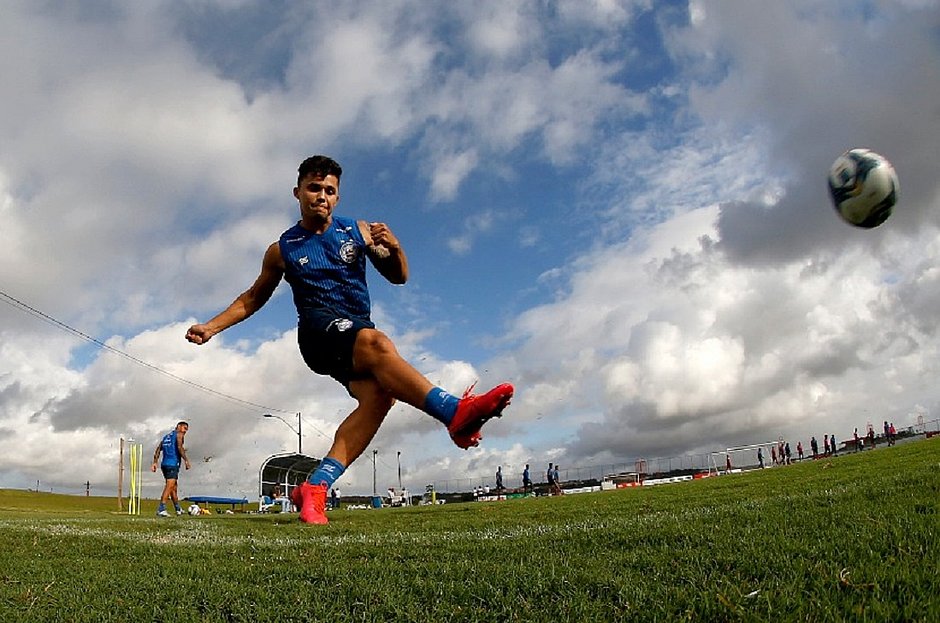 Após classificar no Nordestão, Bahia encara Jacuipense no Baiano