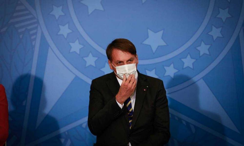 Bolsonaro veta indenização a profissionais da saúde incapacitados pela Covid-19