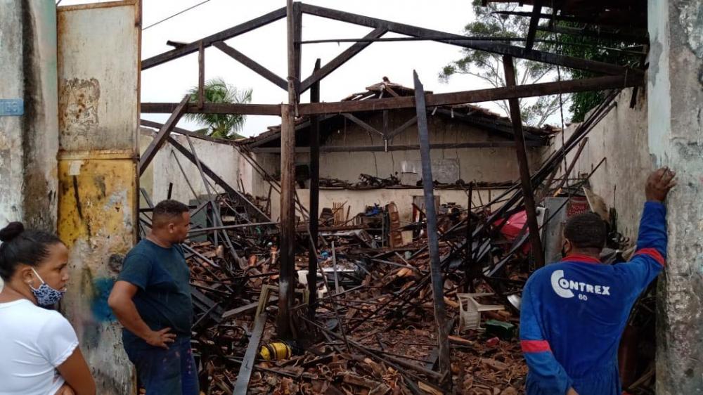 Família faz campanha para arrecadar materiais para reconstrução de oficina mecânica em Mata