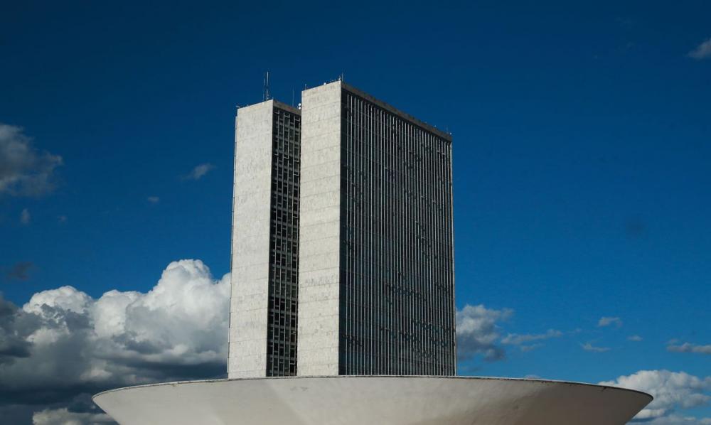 Senado aprova redução de prazos para revalidação de diplomas
