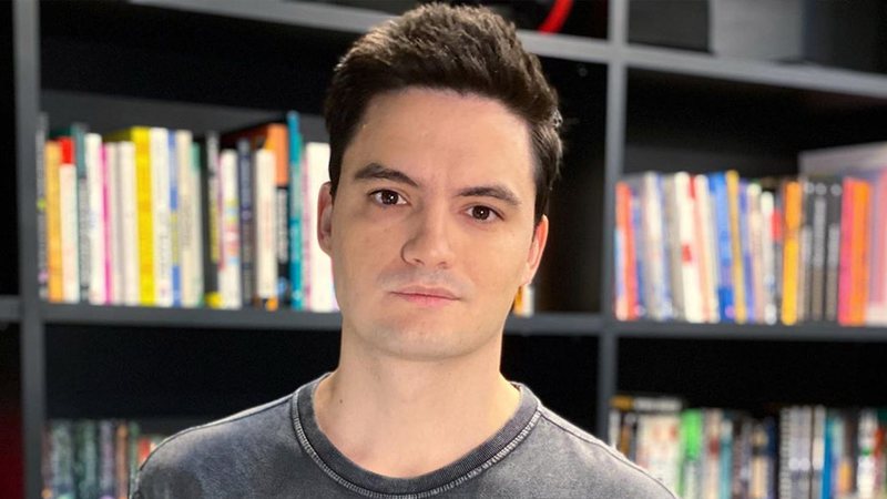 Felipe Neto se oferece para pagar educação de menina grávida até a faculdade
