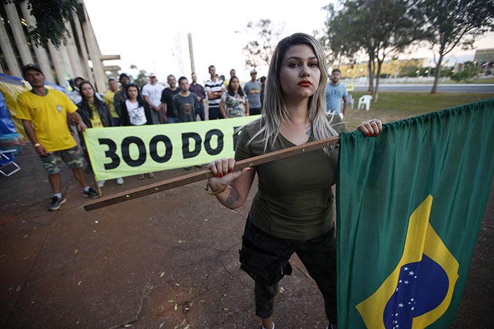 Justiça manda tirar do ar dados de menina de 10 anos exposta por Sara Winter