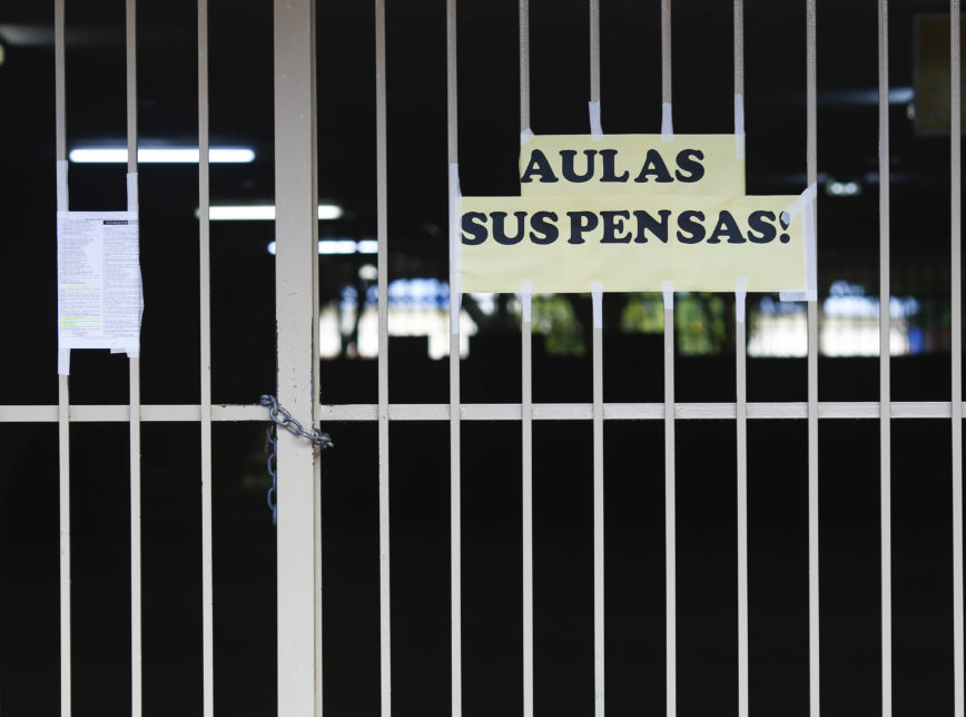 Com vetos, Bolsonaro sanciona Medida Provisória que flexibiliza ano letivo