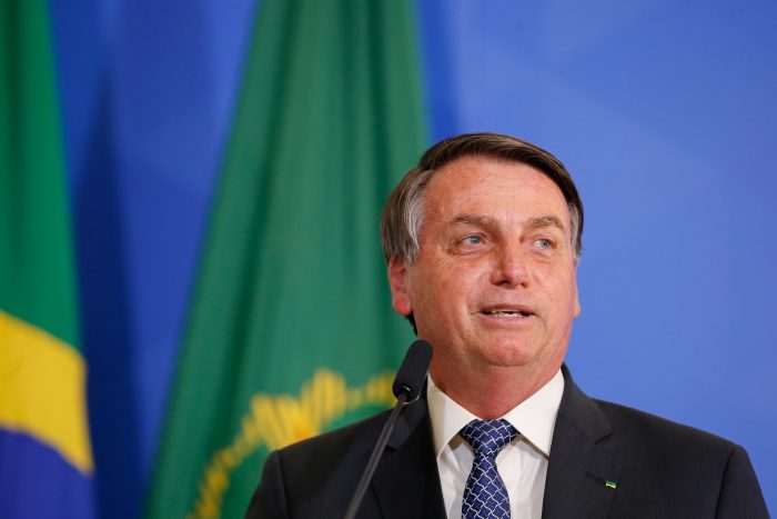 Bolsonaro fala em estender auxílio emergencial, mas com valor reduzido