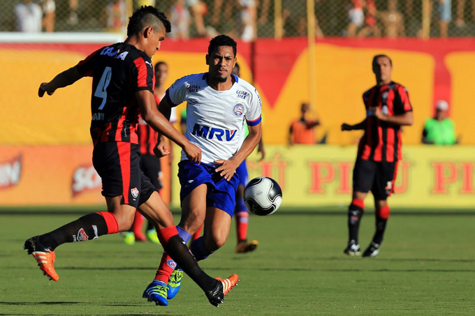 Vitória vence o Bahia no Barradão e fica próximo do título