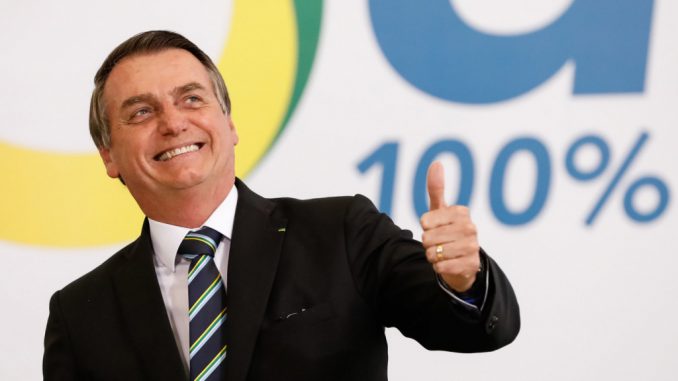 'Vai até dezembro, só não sei o valor', diz Bolsonaro sobre auxílio emergencial