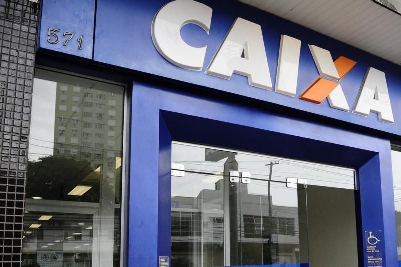 Caixa paga auxílio emergencial para pessoas do Bolsa Família