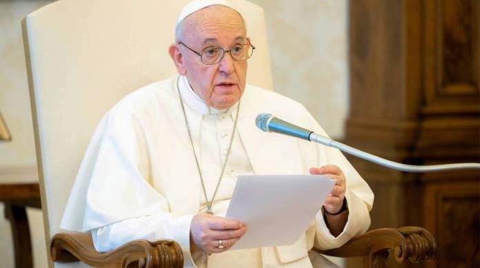 Papa Francisco doa equipamentos ao Brasil para tratar a covid-19