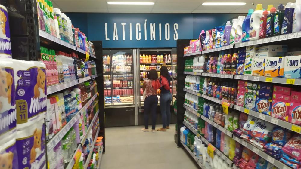 Com design moderno, Cesta do Povo reinaugura loja em Mata de São João
