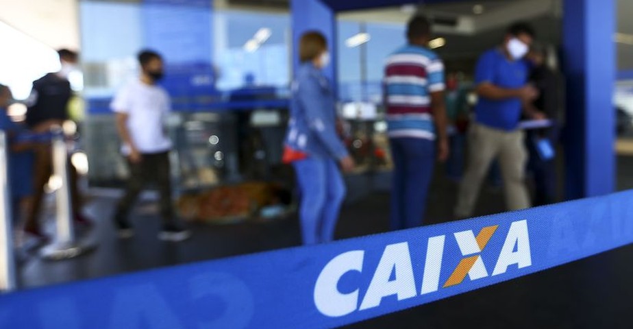 Caixa abre 50 agências neste sábado para saque emergencial do FGTS e do auxílio emergencial