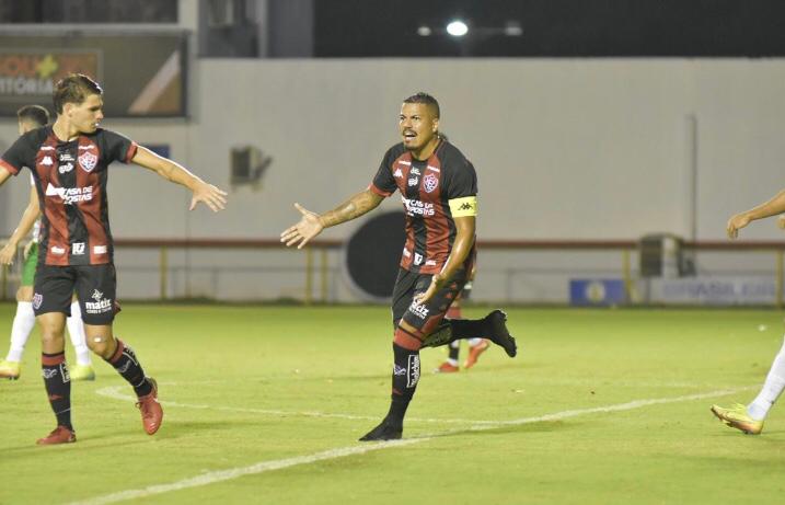 Vitória quebra invencibilidade do Cuiabá e sobe para 6º lugar