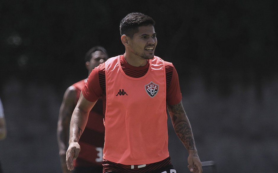 Vitória visita Cruzeiro em busca do primeiro triunfo fora de casa