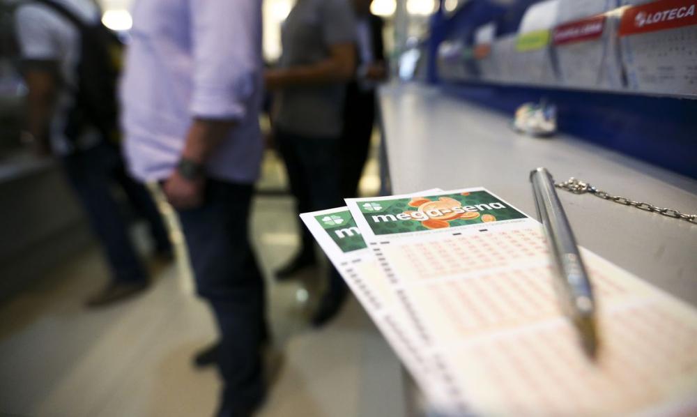 Mega-Sena pode pagar R$ 6 milhões neste sábado