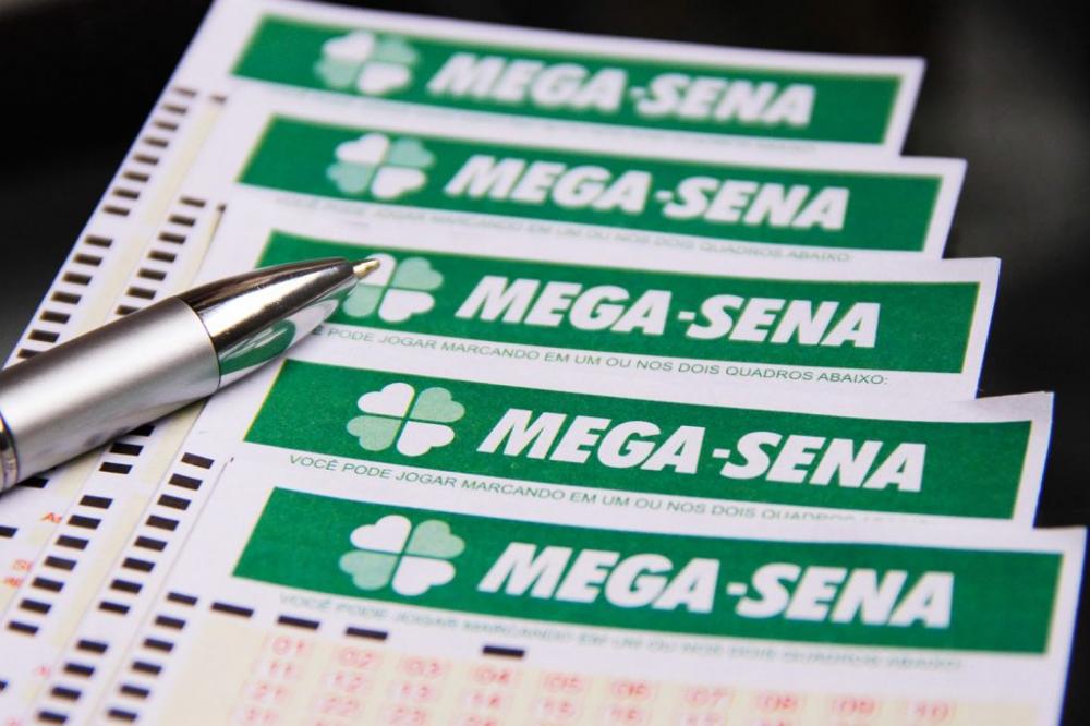 Mega-Sena acumula e prêmio deve ir a R$ 32 milhões